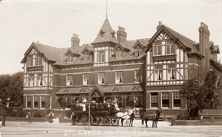 The Victoria Hotel viewed from St.Alban's Road c1908.