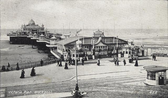 Victoria Pier, showing the pavilion addedto the entrance in 1911.