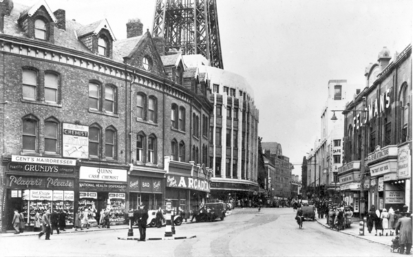Bank Hey Street, Blackpool c1950 with Feldman’s Theatre to the right.