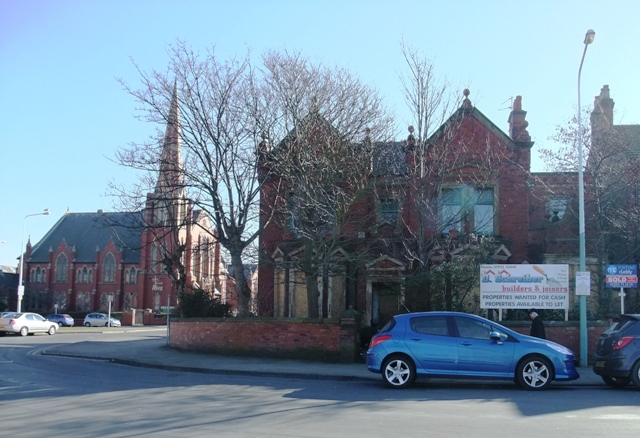 Alderlea, about to be redeveloped, March, 2010. From about 1900, it was the home and surgery of Dr Robert H W Dunderdale (1868-1940). Alexander Orr Bruce (1898-1966) joined the practice as an assistant in the 1920s, eventually succeeding to it. He retired in 1963 and gave up his practice in 1965. In the 1990s the house was partially converted to flats and then fell into disrepair. It has recently (2010) been purchased by a builder. Alderlea, about to be redeveloped, March, 2010.