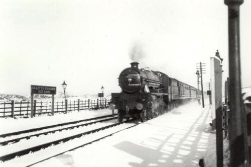 Gillett's Crossing was a halt near the Old Links Golf Club named after Gillett's Farm