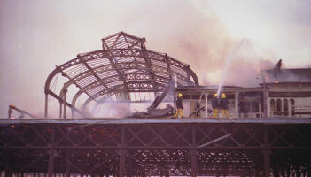 Photo of St.Annes Pier fire in 1982.