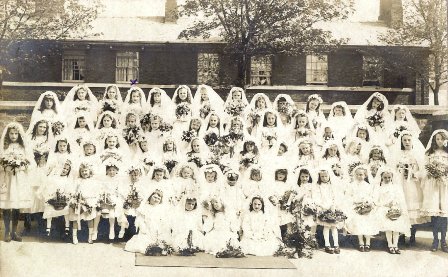 May Procession Group, St.Peter's School, Lytham, 1905.